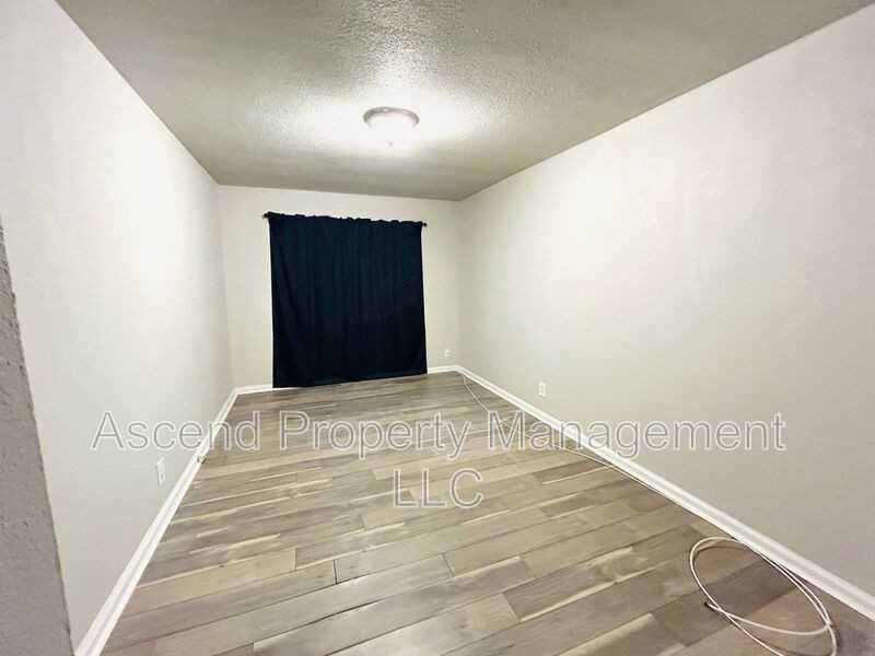 217 Sequoia Dr #B - Photo 4 of 5