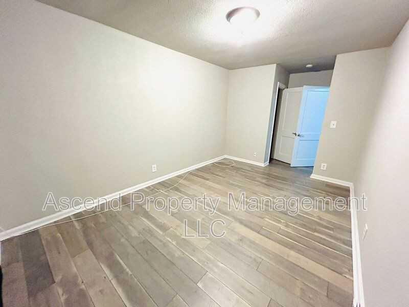 217 Sequoia Dr #B - Photo 5 of 5