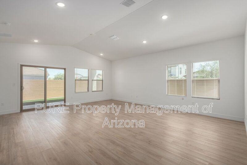 27425 N 30th Ln - Photo 3 of 20
