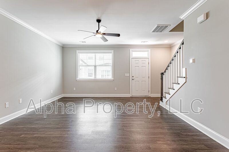 18 Alderly Way - Photo 4 of 35