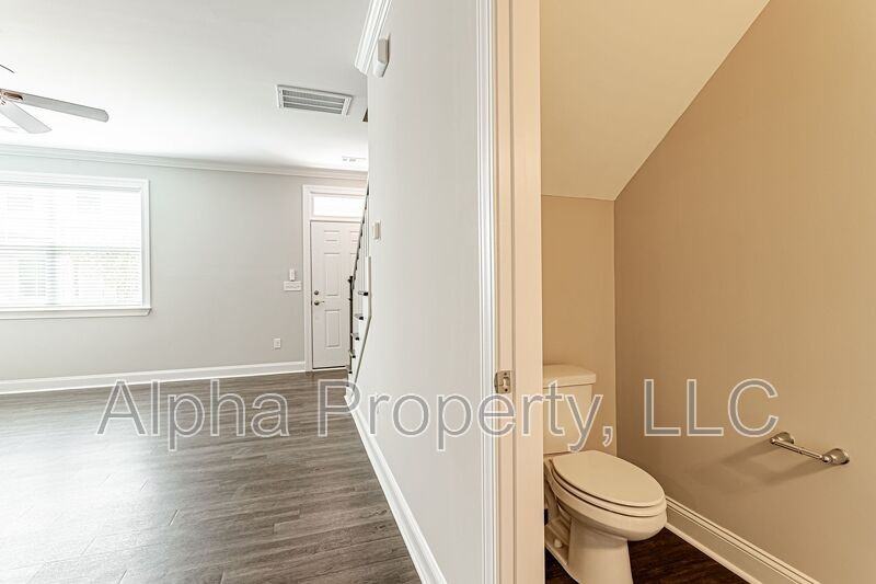 14 Alderly Way - Photo 4 of 35
