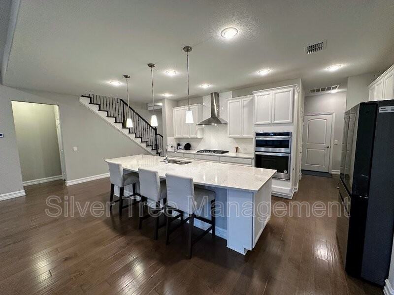 1104 Pinnacle Ridge Rd - Photo 6 of 45