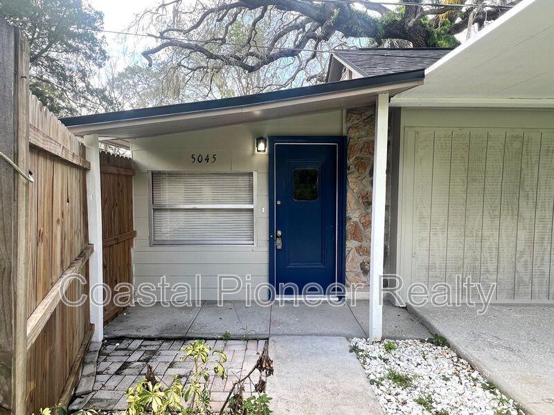 5045 Green Key Rd - Photo 2 of 16