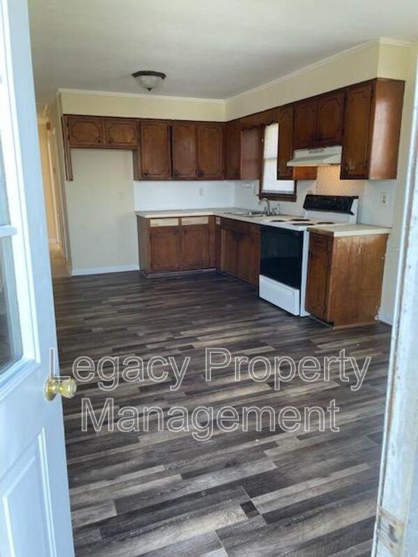 2220 Turner Rd - Photo 3 of 9