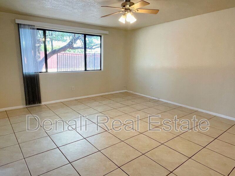 1921 S Kevin Dr - Photo 3 of 18