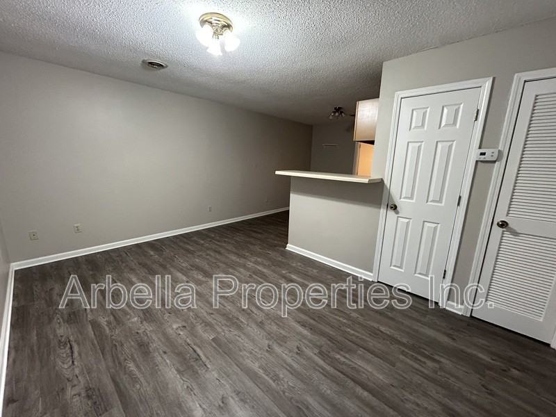 1909 Cherokee Rd #12 - Photo 3 of 9