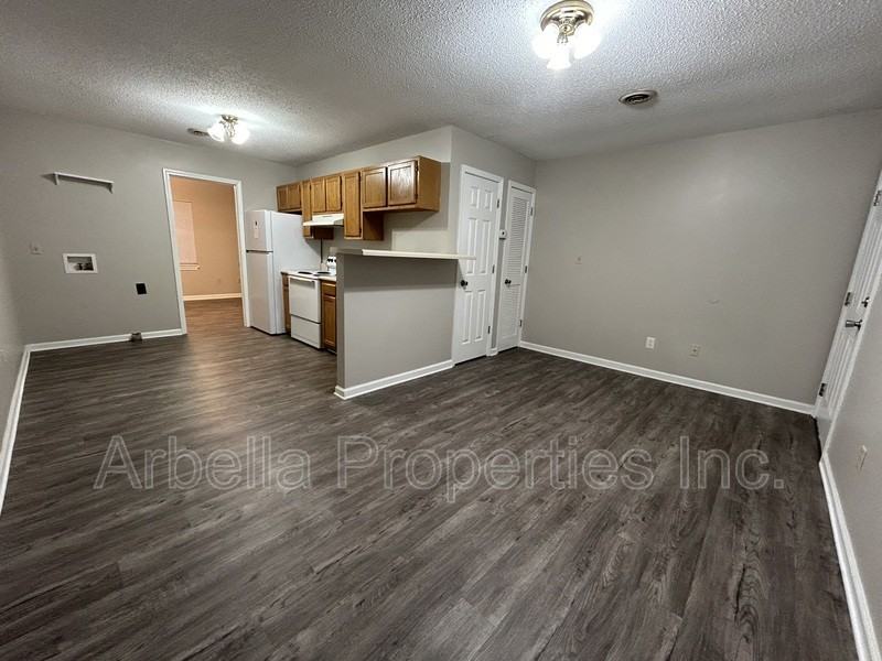 1909 Cherokee Rd #12 - Photo 4 of 9
