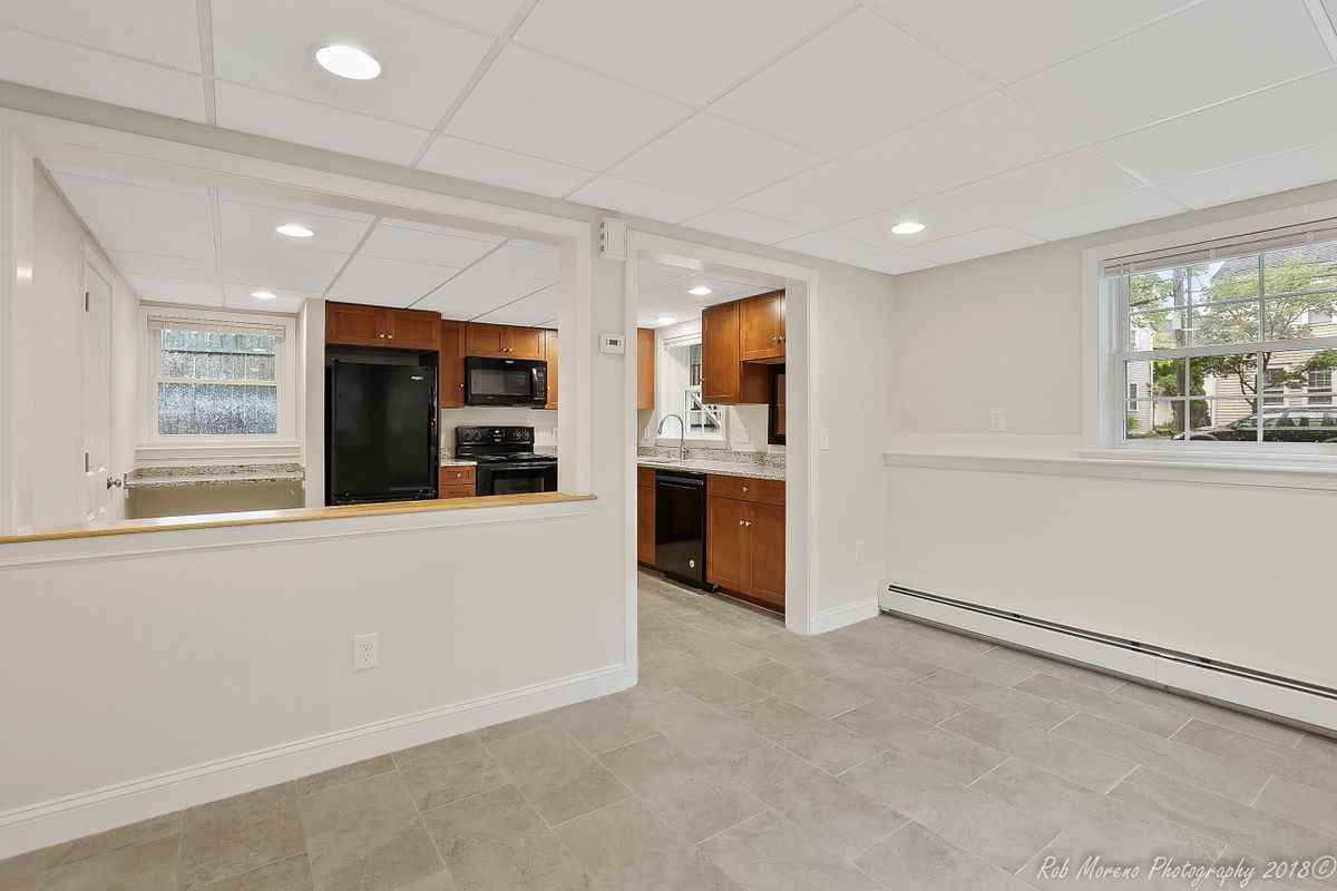 39 Warren St - Photo 3 of 20