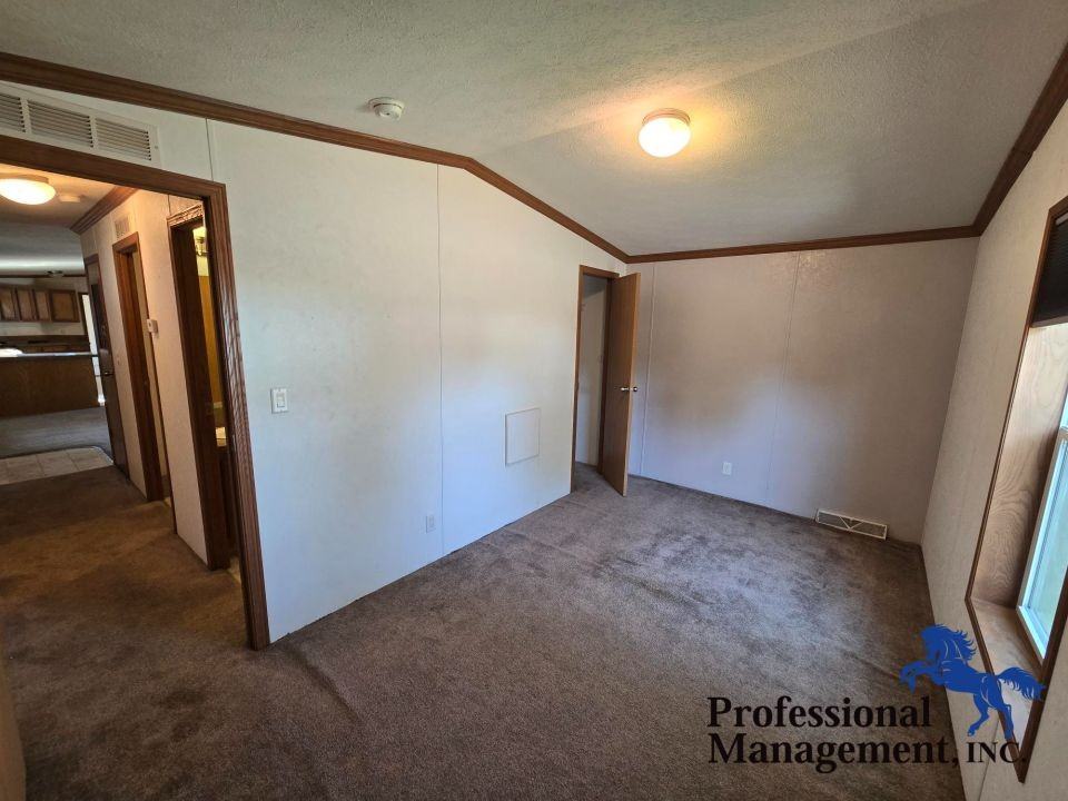 6 Wakefield Dr - Photo 2 of 10