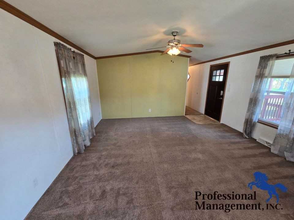 6 Wakefield Dr - Photo 3 of 10