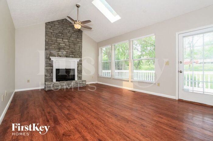 6015 Sovereign Dr - Photo 3 of 15