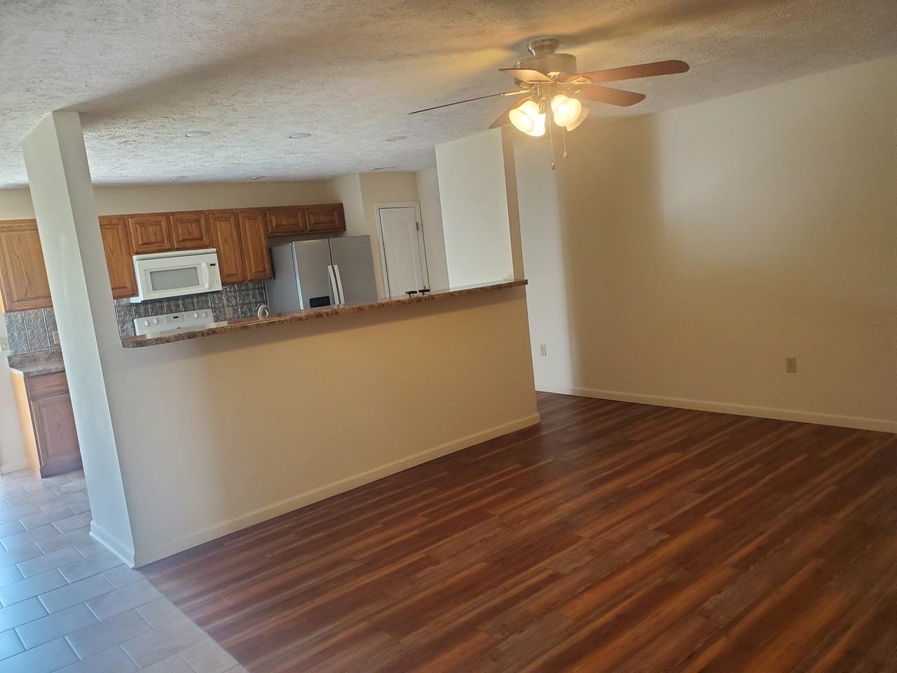 629 Franklin Ave #7 - Photo 3 of 11