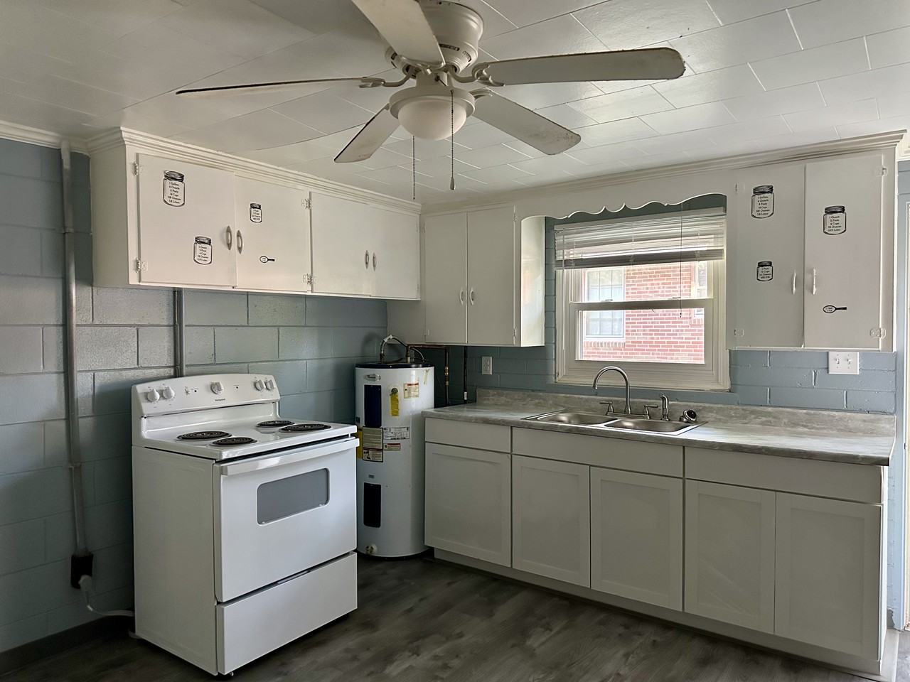 1311 Gay St #1311 - Photo 4 of 12