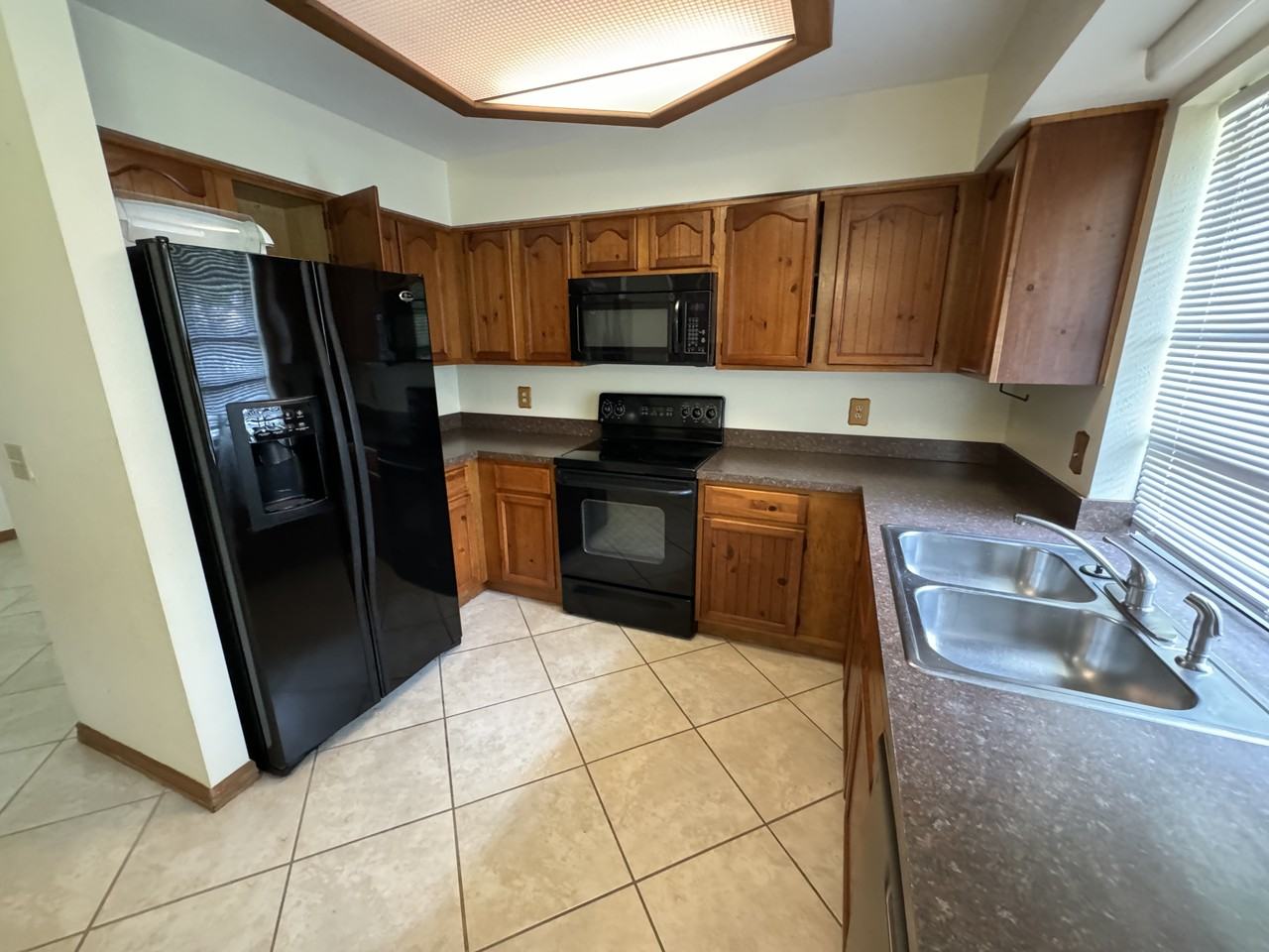 1003 Chesterfield Cir #NA - Photo 3 of 19