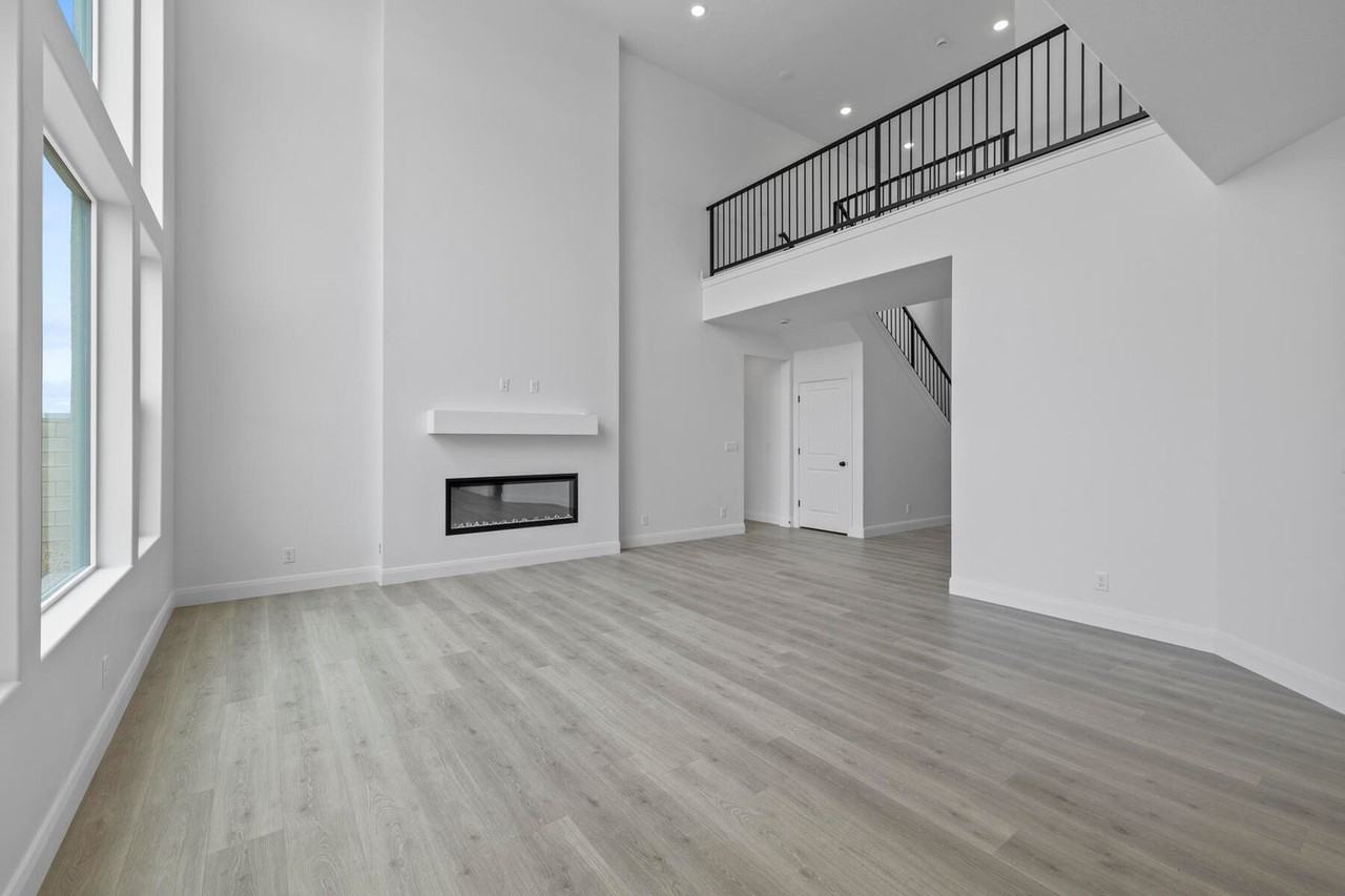 646 W Green Mountain Dr #NA - Photo 5 of 32