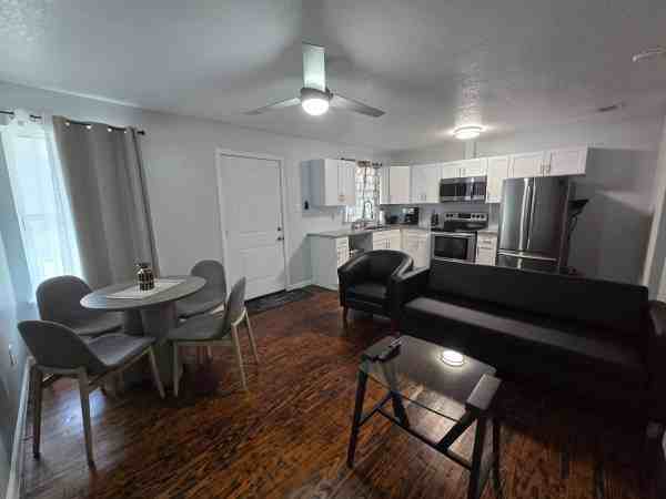 1013 Gladstone #102 - Photo 2 of 7