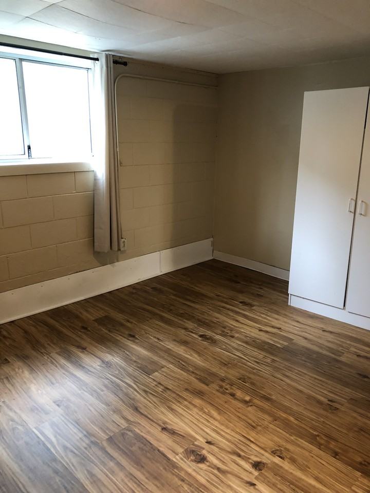 568 Cornell Ave #NA - Photo 3 of 17