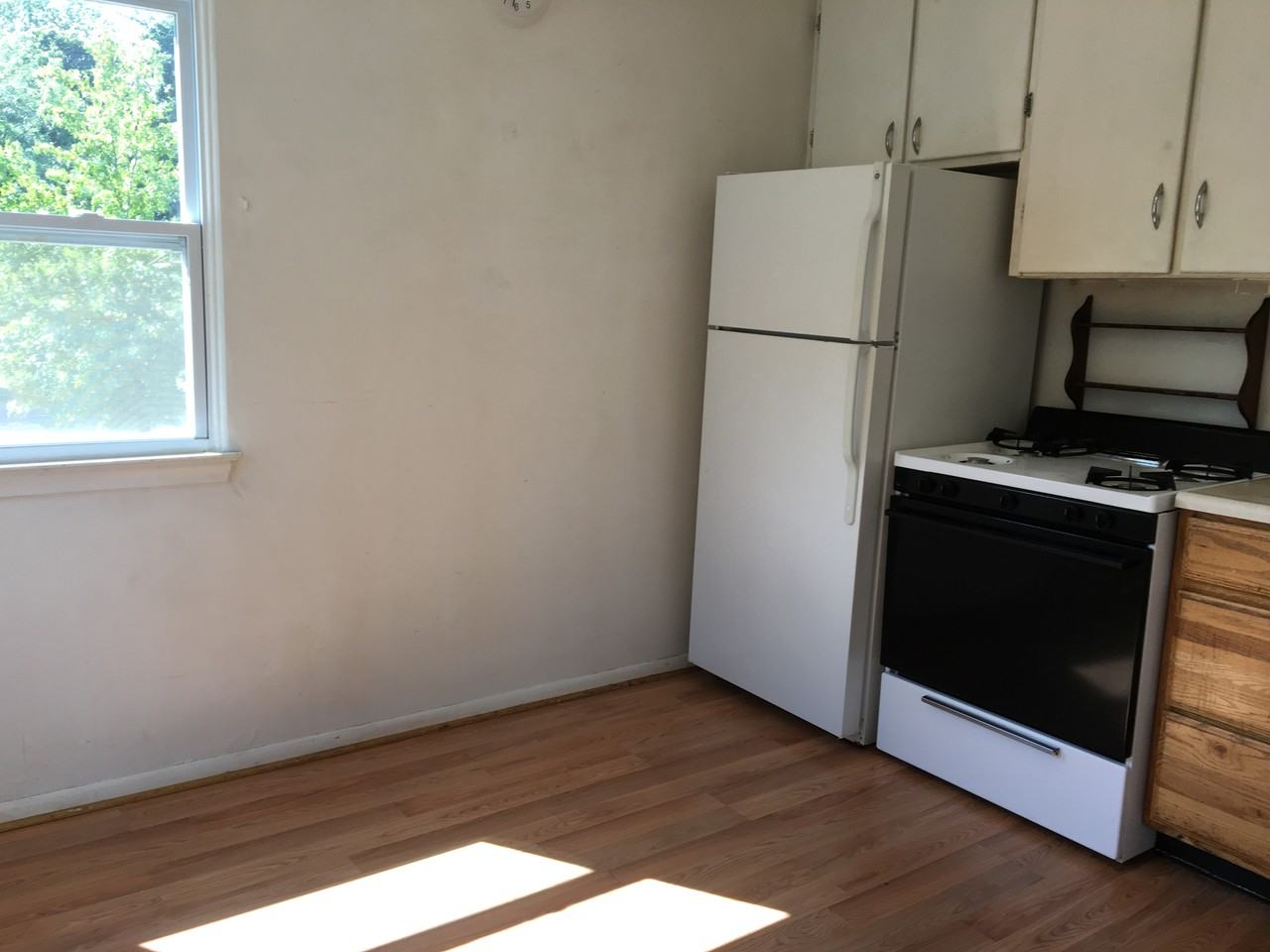 568 Cornell Ave #NA - Photo 6 of 17