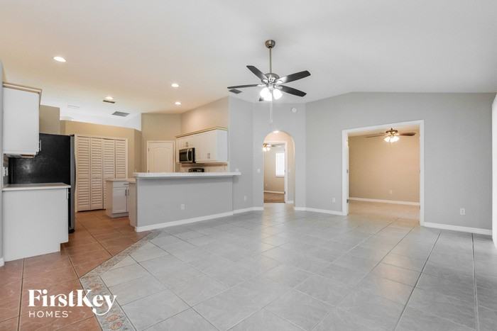 2271 Shadow Ridge Dr - Photo 2 of 16