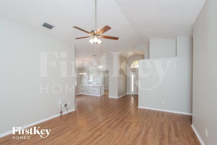 2584 Ventura Cir - Photo 3 of 15