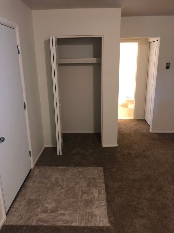 Parkview Manor Apartments - Photo 5 of 46