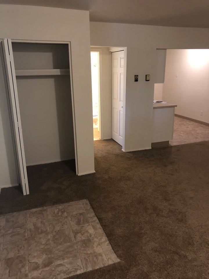 Parkview Manor Apartments - Photo 6 of 46