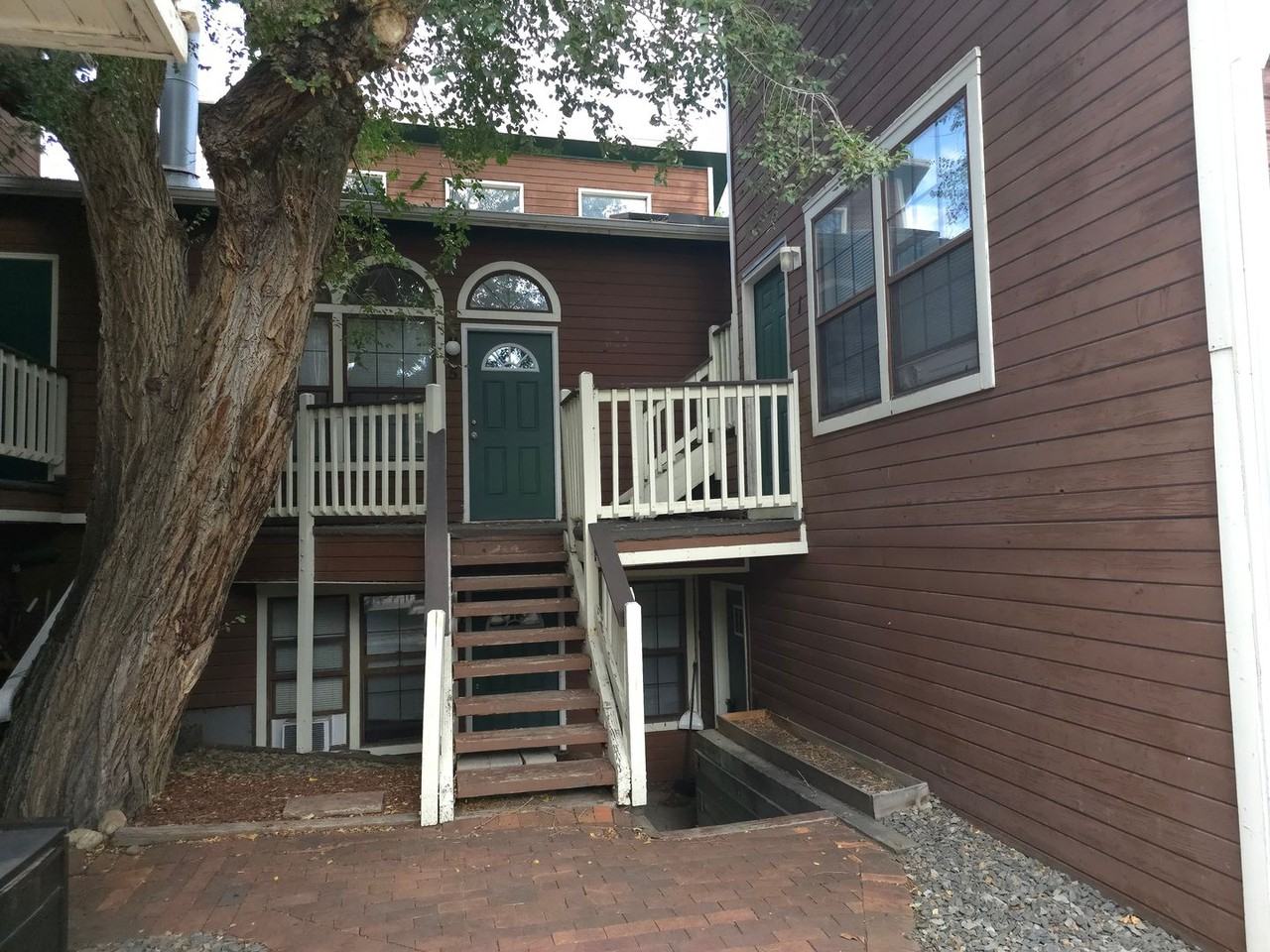 2320 Goss - Photo 3 of 28