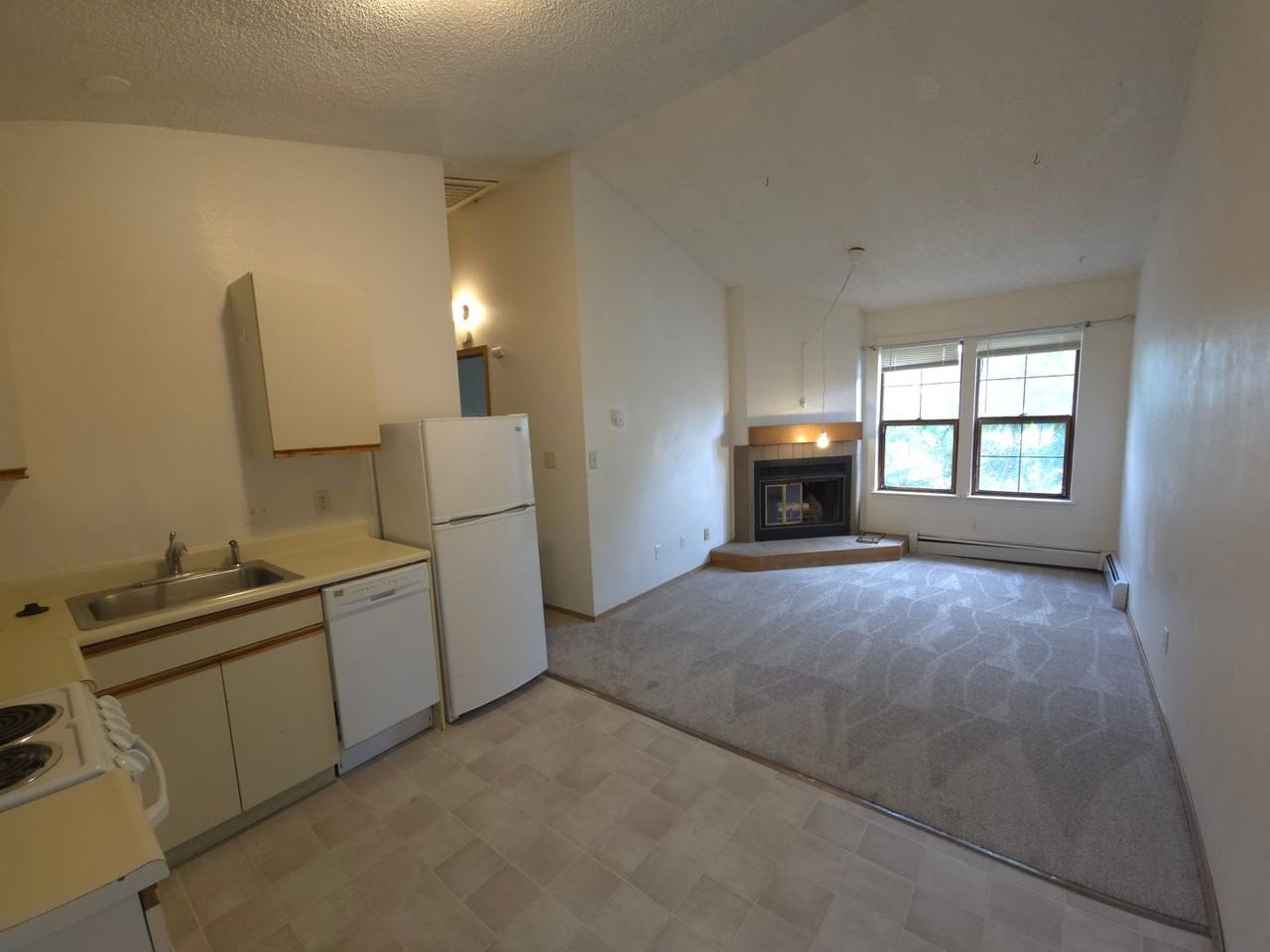 2320 Goss - Photo 5 of 28