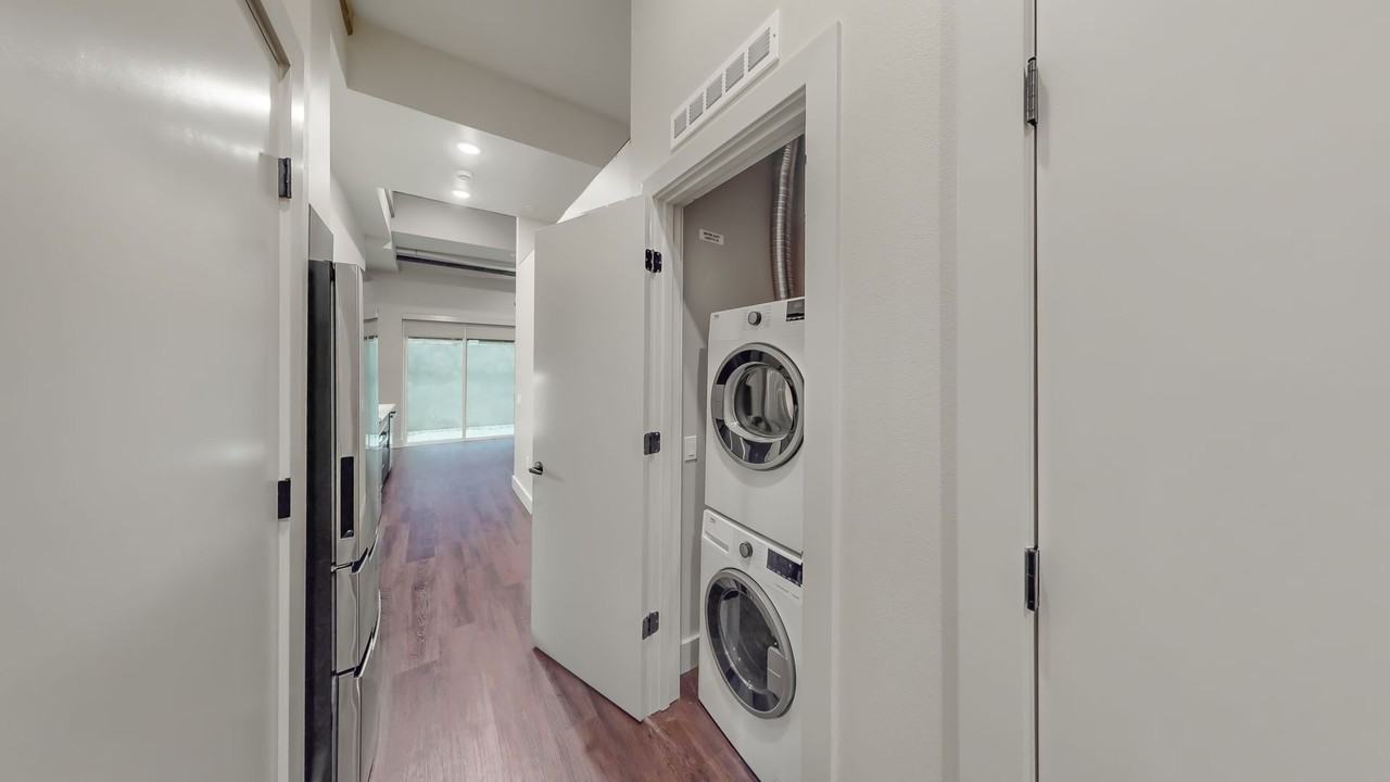 Capitol Hilltop Apartments - Photo 5 of 28