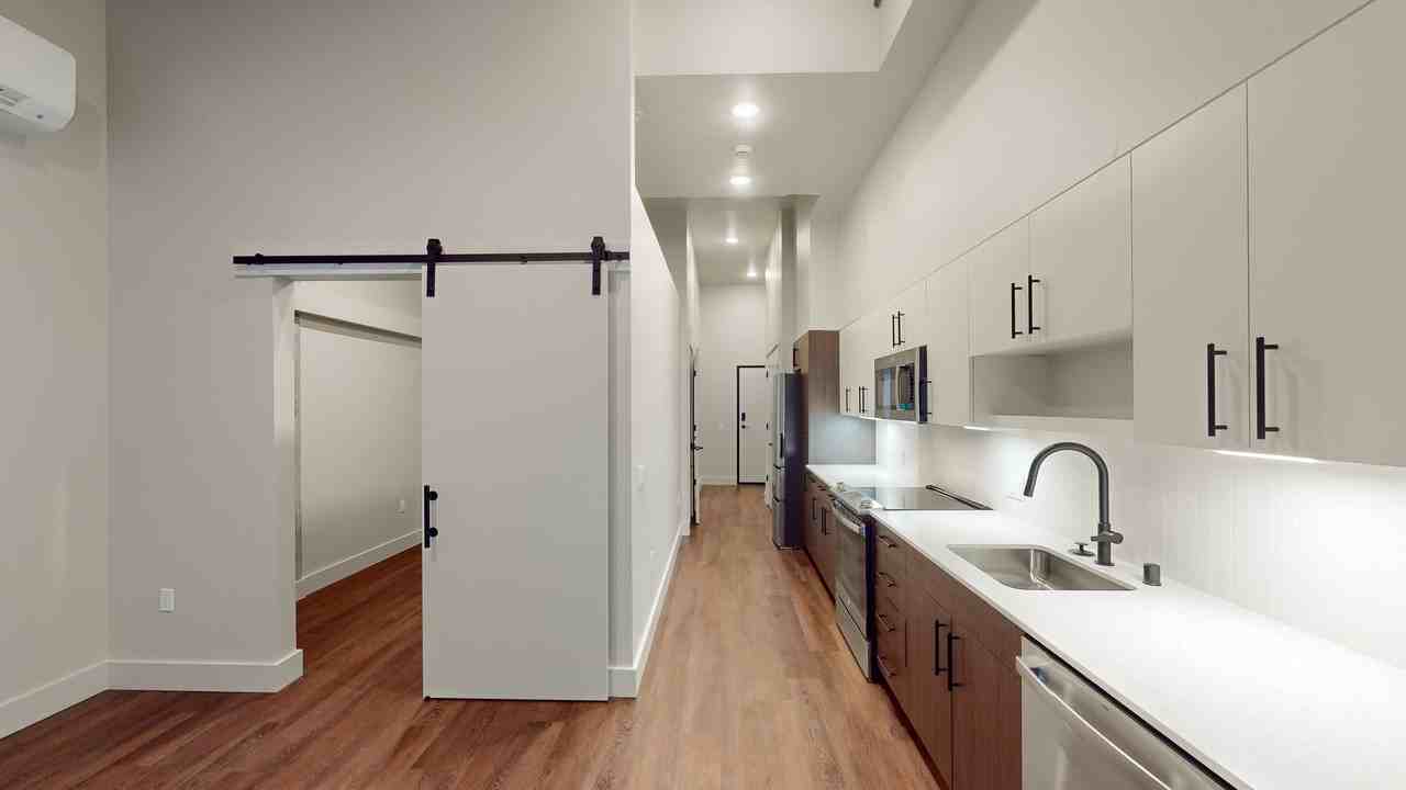 Capitol Hilltop Apartments - Photo 4 of 28
