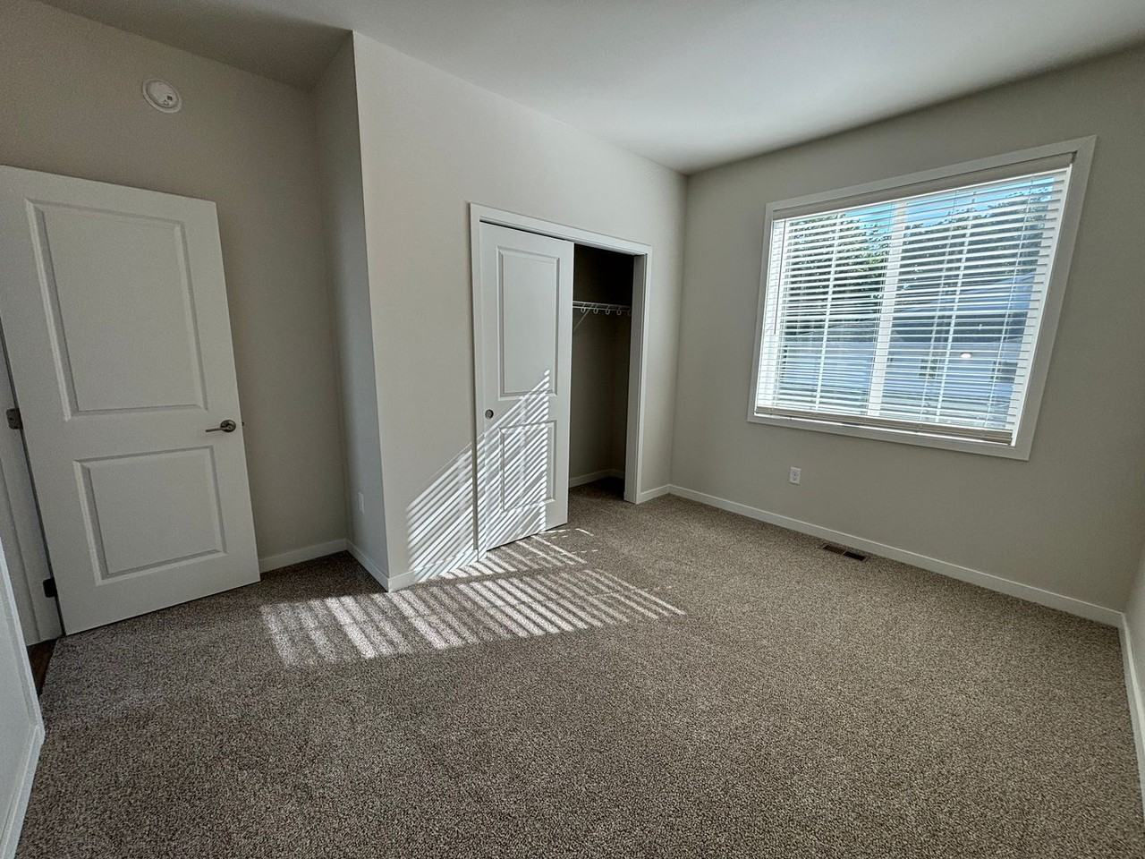 713 10th Ave N #3 - Photo 6 of 16