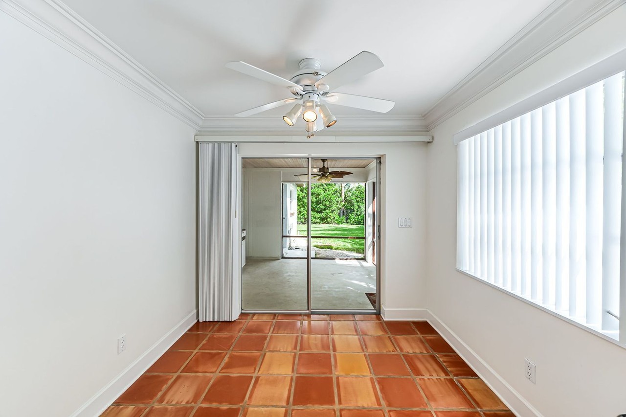 508 Fairway Ter - Photo 3 of 17