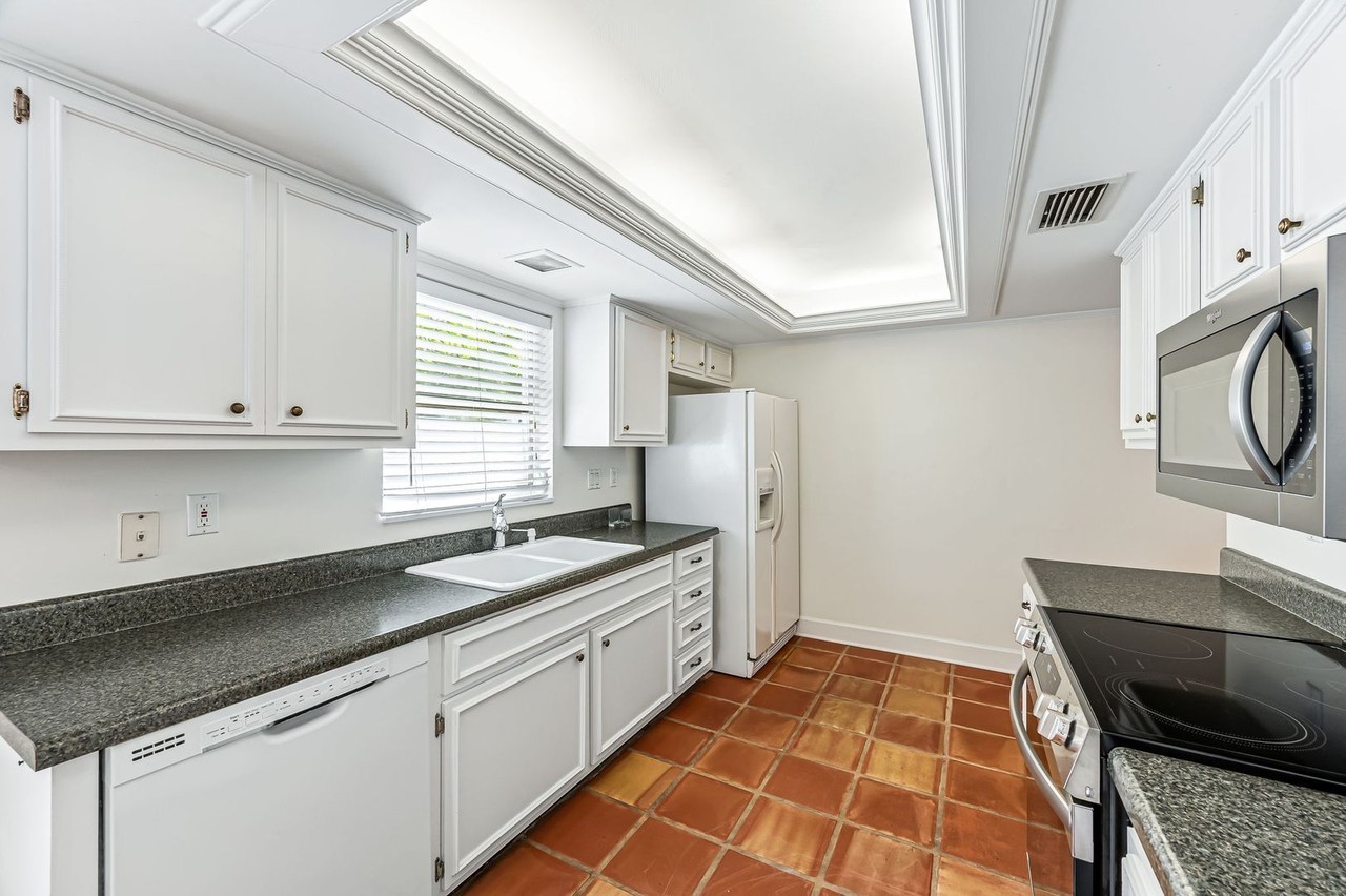 508 Fairway Ter - Photo 5 of 17