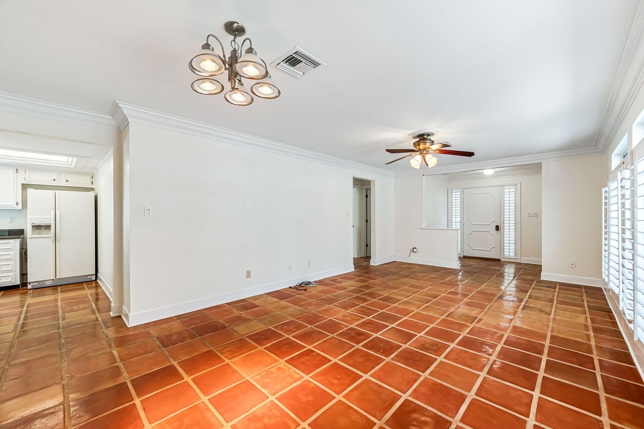 508 Fairway Ter - Photo 6 of 17