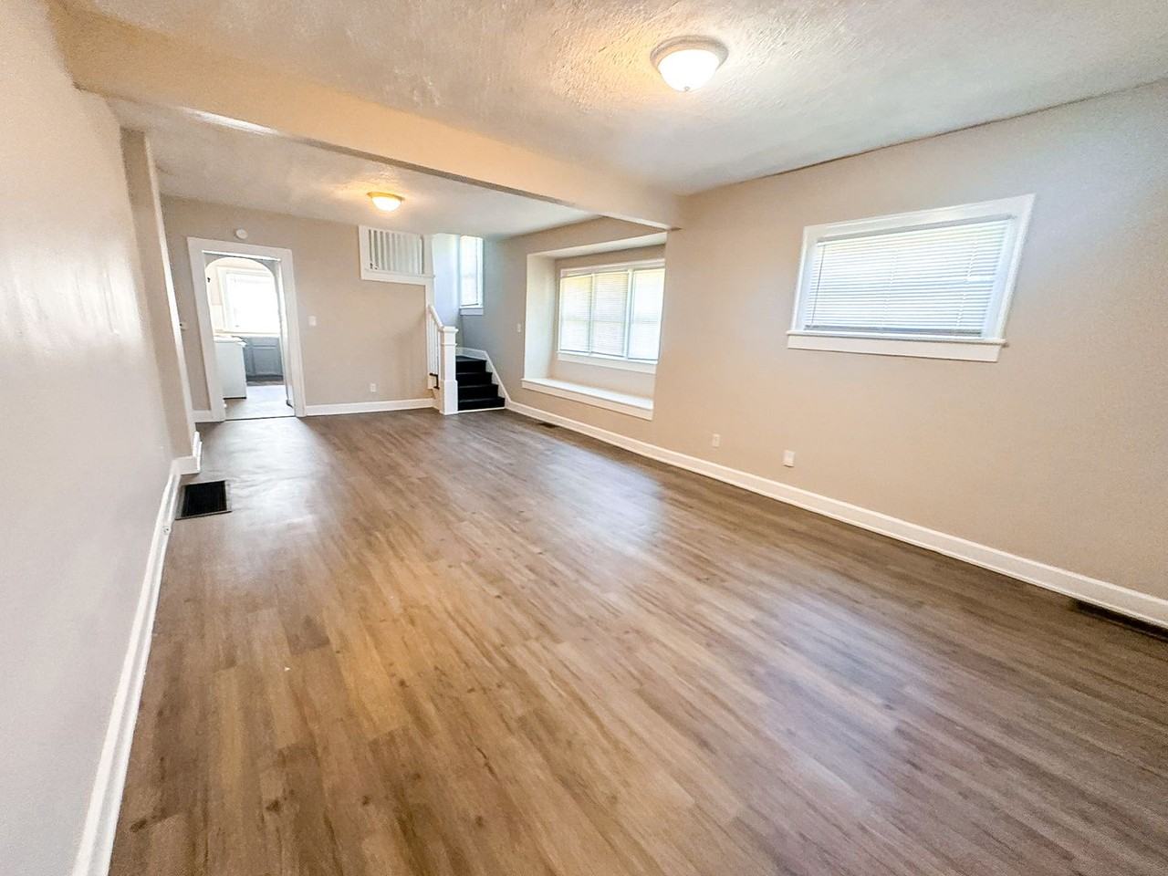 5033 E New York St - Photo 3 of 25