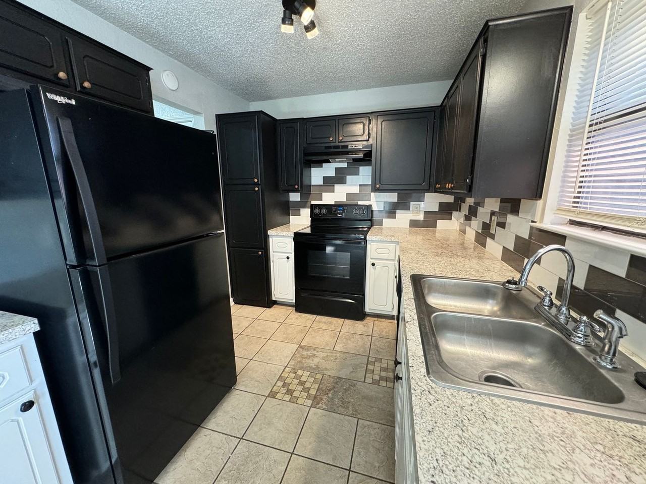 310 Baumann Drive - Photo 7 of 18