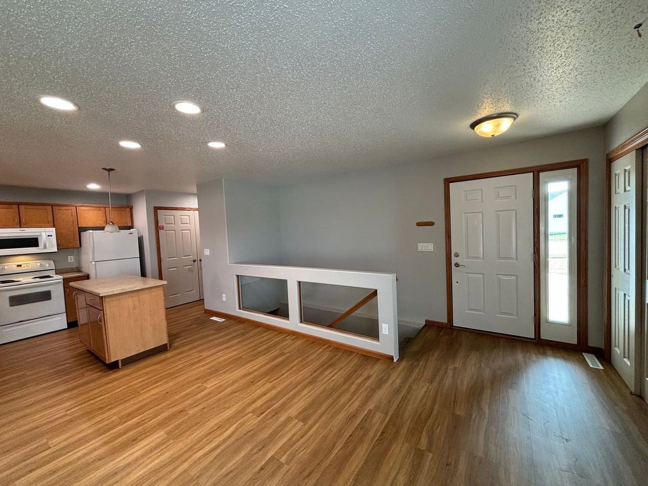 3418 Village Green Drive - Photo 4 of 19