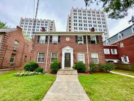 featured image of 4534 Avondale St