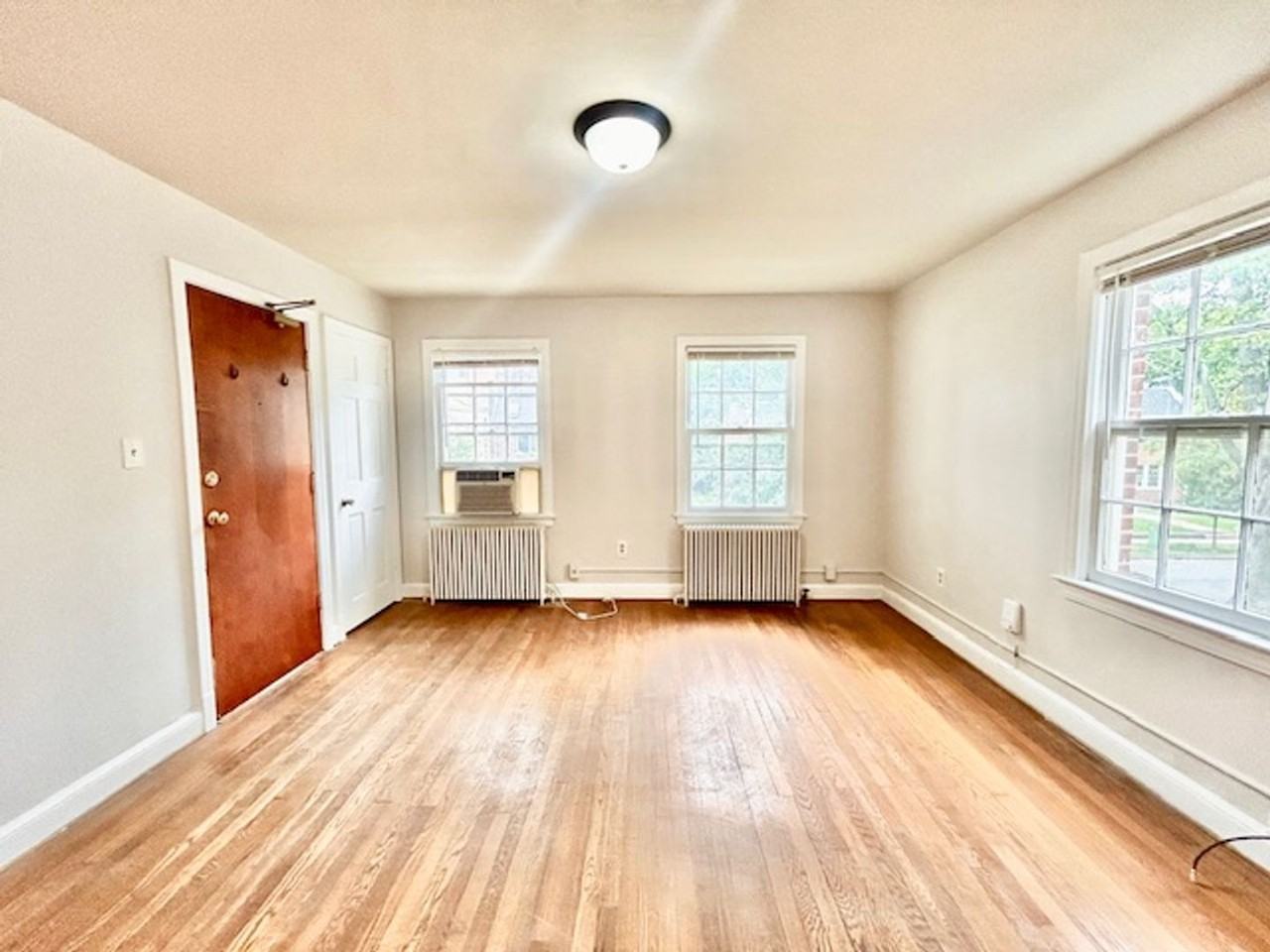 ### - 4534 Avondale Street - Photo 3 of 48