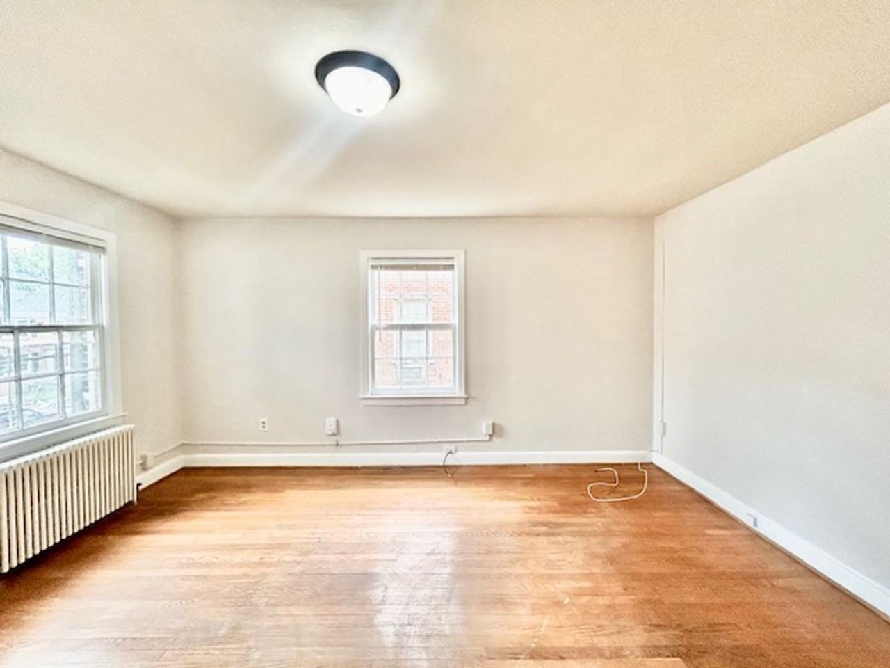 ### - 4534 Avondale Street - Photo 5 of 48