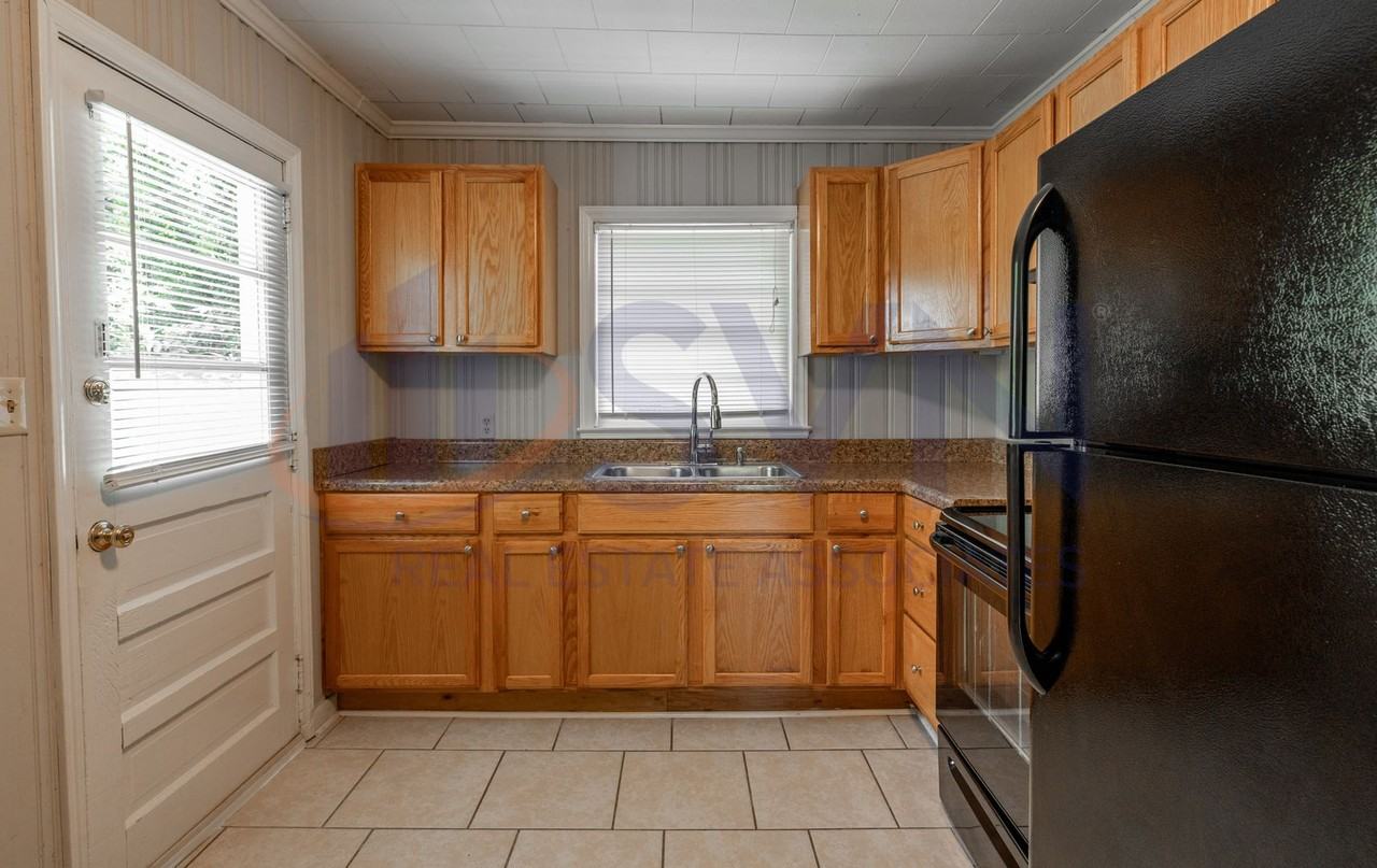 112 Hanna Street - Photo 5 of 12