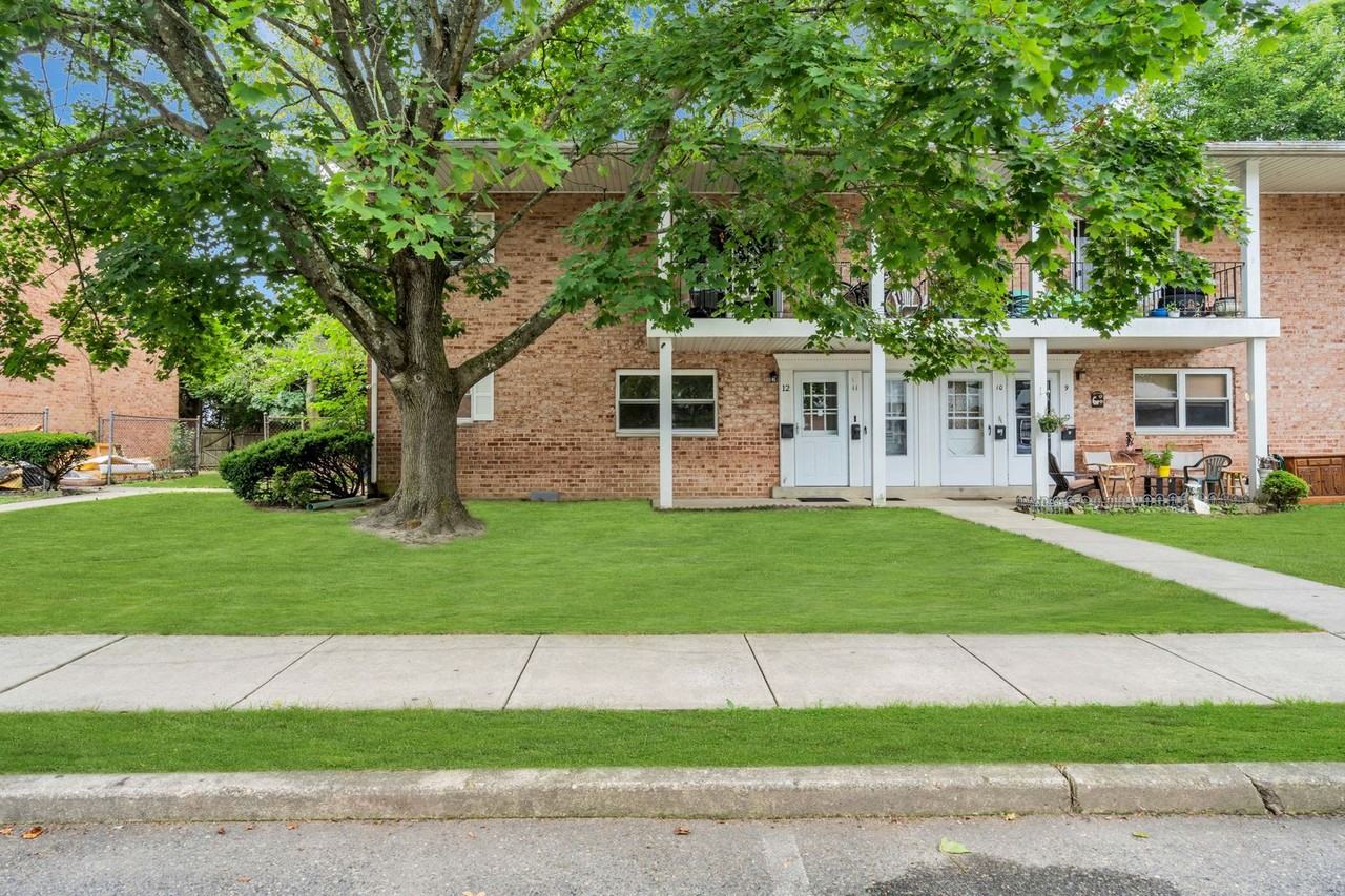 Colonial Court Apartments - Photo 2 of 50