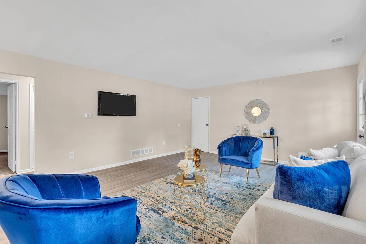 Colonial Court Apartments - Photo 6 of 50