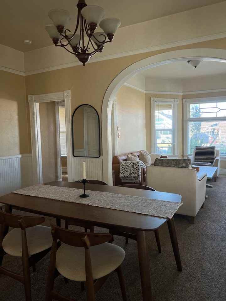 1025 San Benito St - Photo 2 of 7