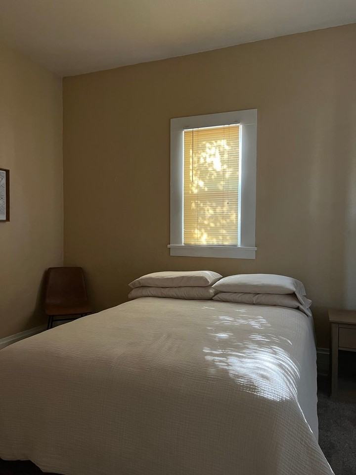 1025 San Benito St - Photo 3 of 7