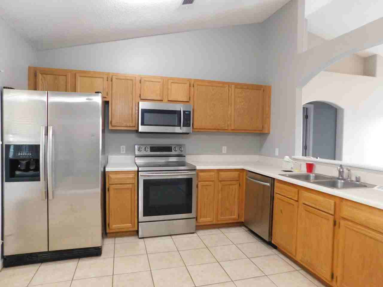 1813 Shetland Dr - Photo 2 of 6