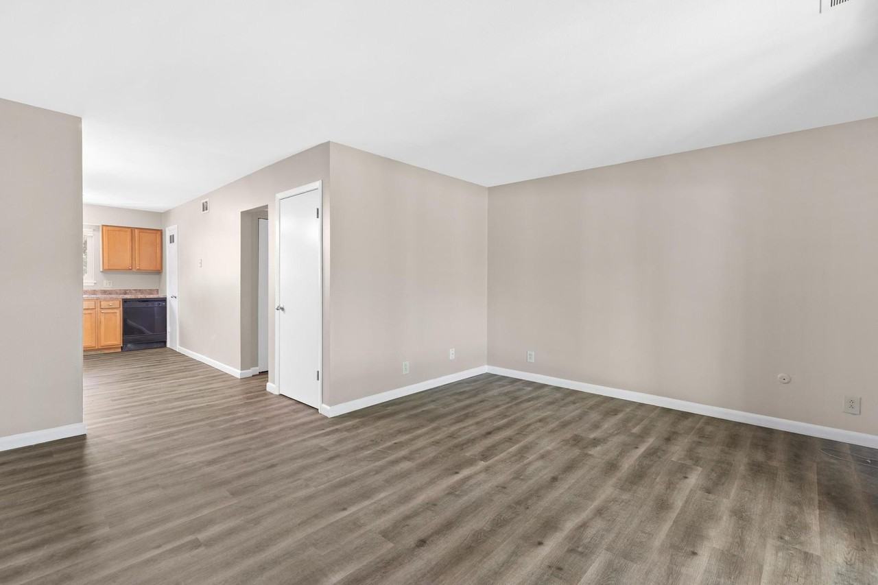 Brookview Apartments - Photo 6 of 40