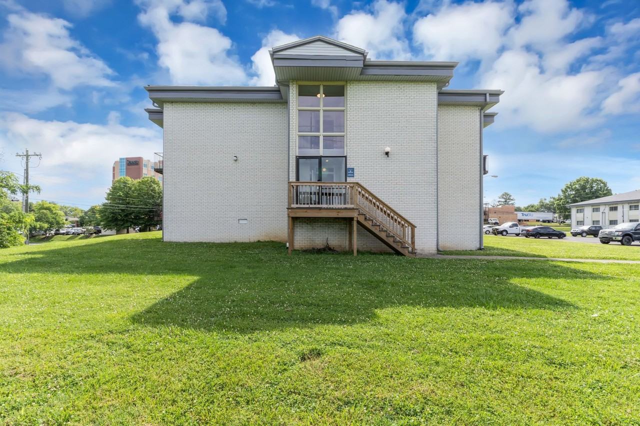 Executive House Apartments - Photo 5 of 26