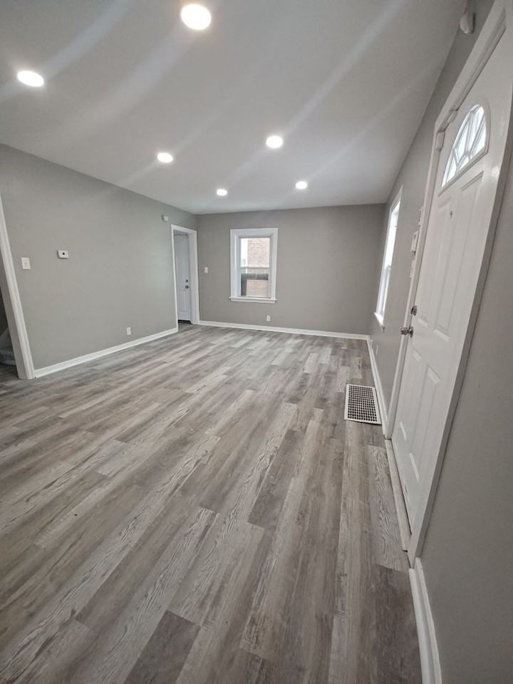 4773 Jefferson St - Photo 2 of 9