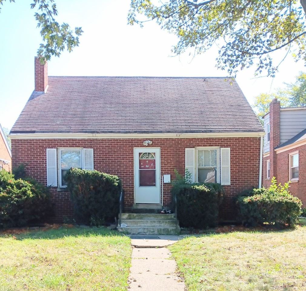 4773 Jefferson St - Photo 3 of 9